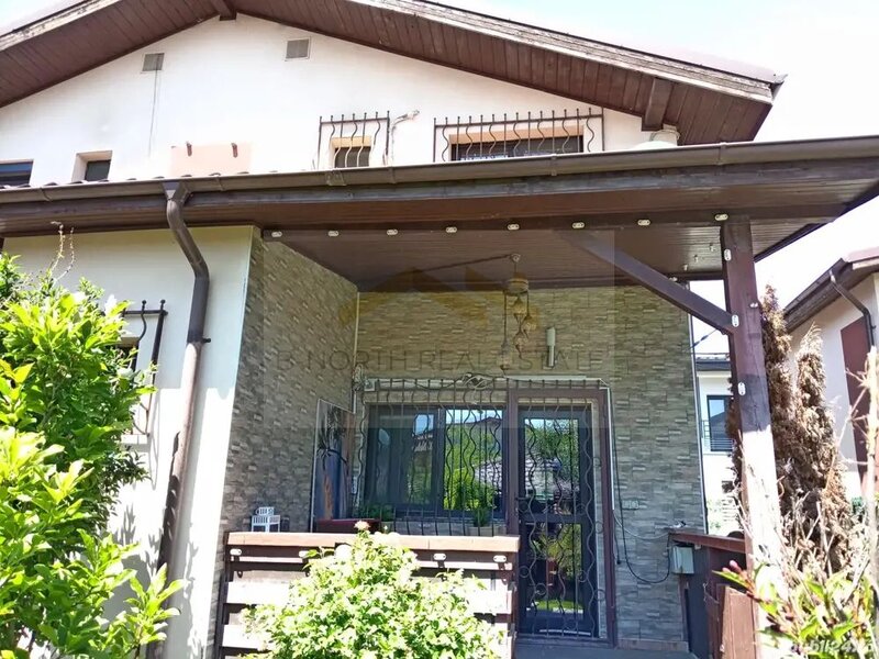 Cartierul Scriitorilor, vila duplex cocheta cu terasa si curte.